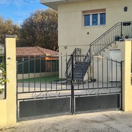 Apartment T2-cozy Pres De Bordeaux *